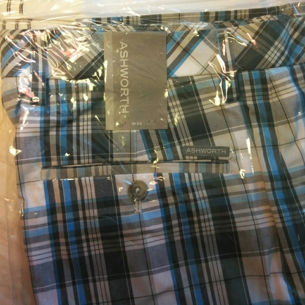 Ashworth Men's Golf Shorts 🎉Host Pick!!🎊